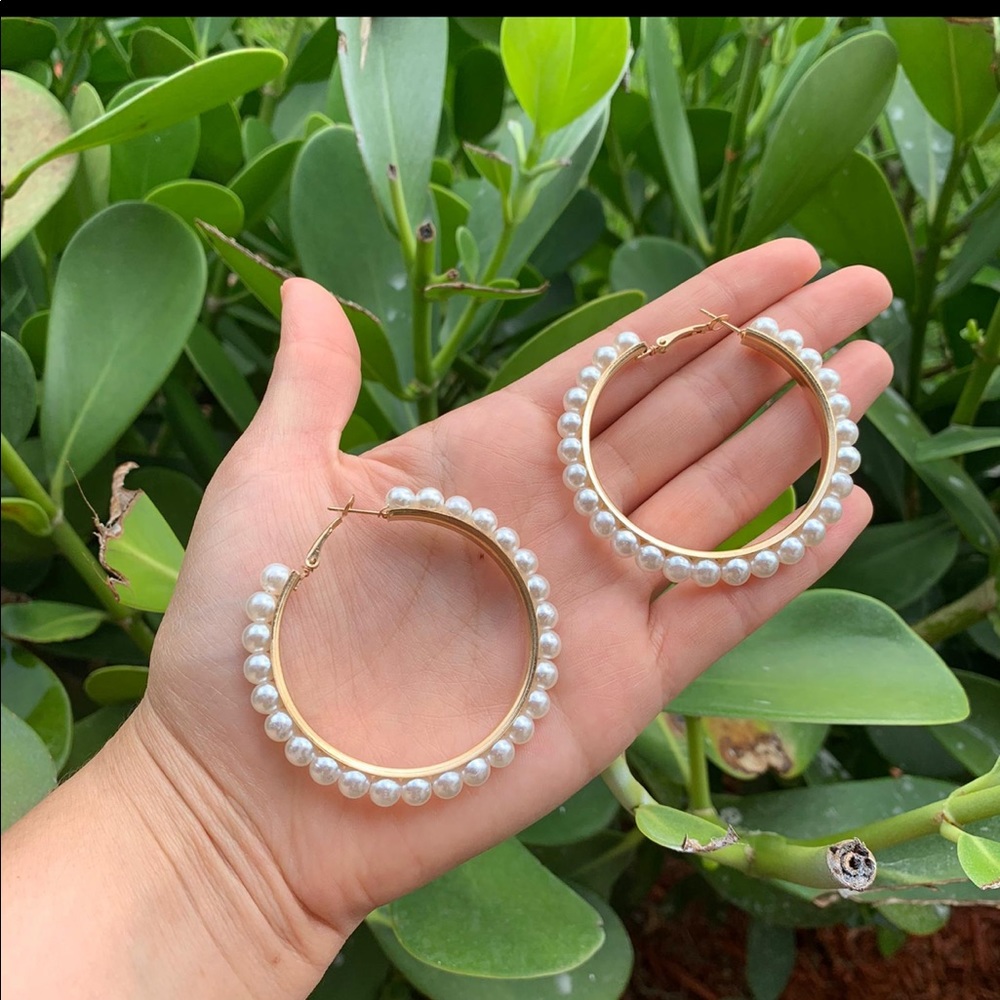 Fashion gold pearl hoop earrings